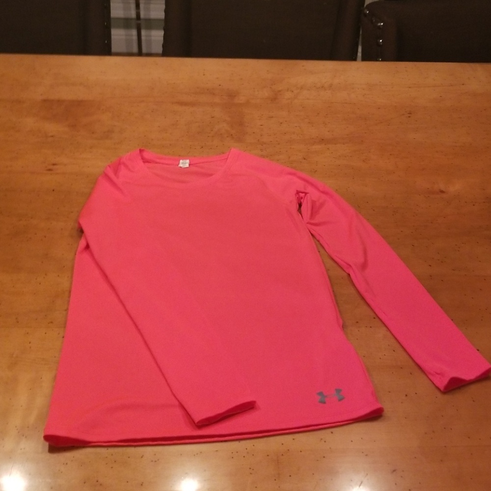 Under armour girls coral colored long sleeve shirt